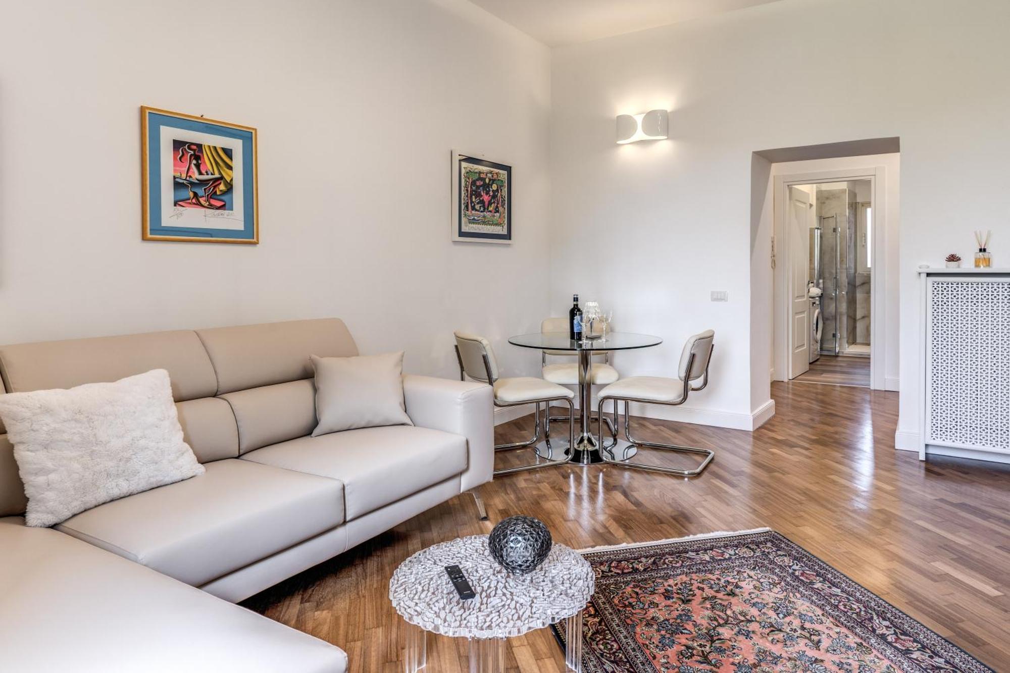 Deluxe Suite, Floor Stunning View! Roma